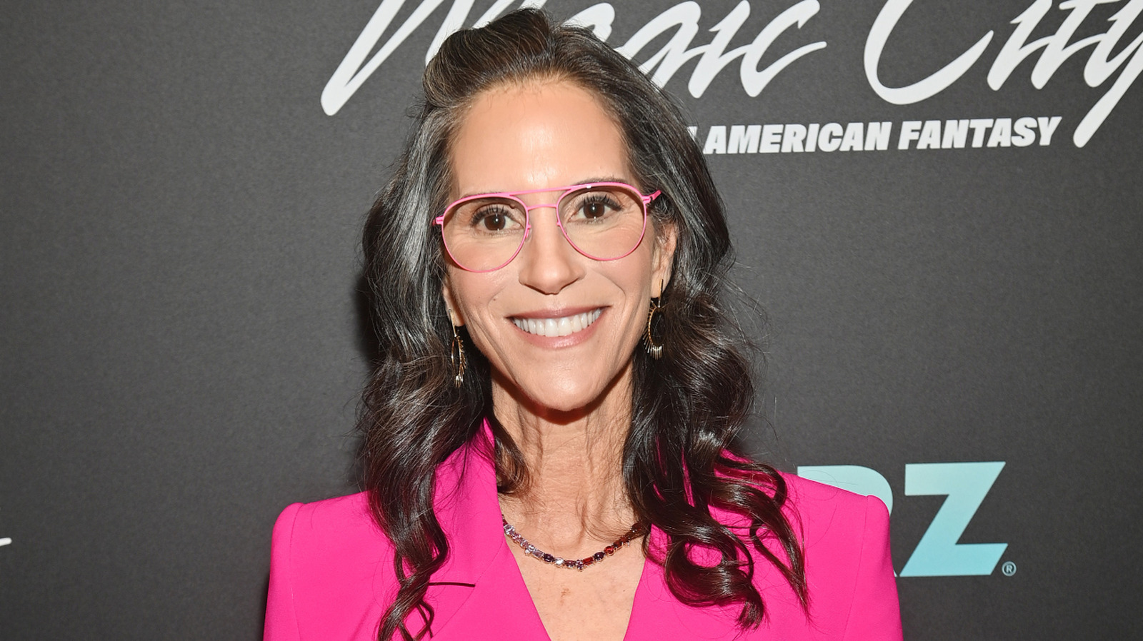 Jami Gertz es una belleza de rostro fresco que no usa maquillaje
