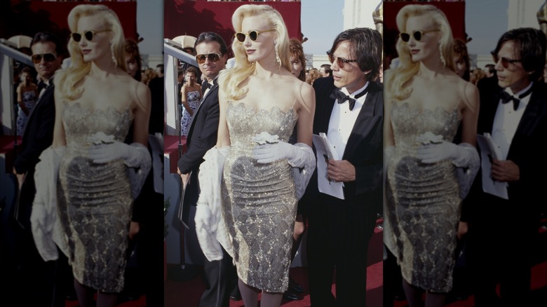 Daryl Hannah con un vestido plateado en los Oscar de 1988