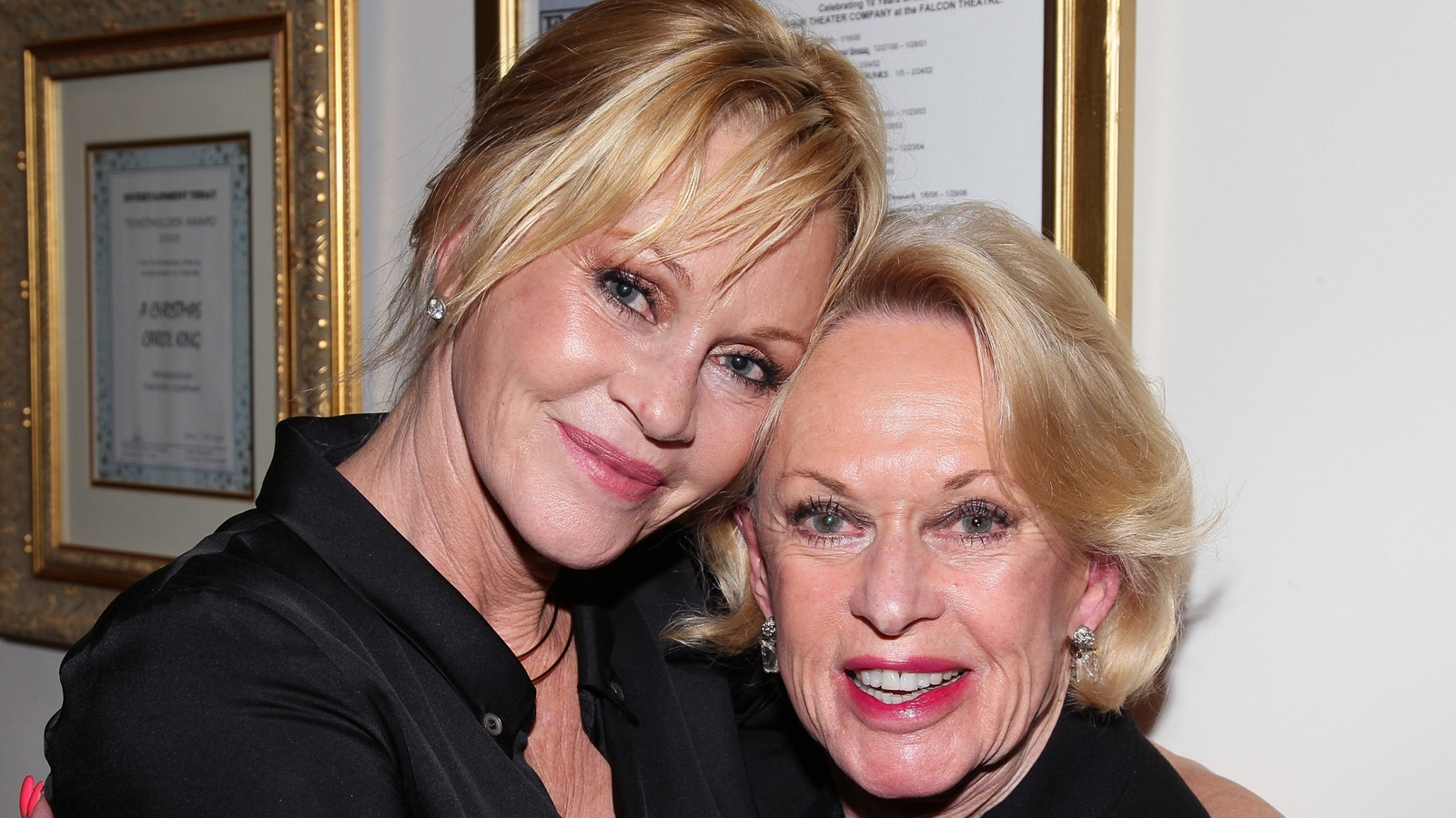10 veces Melanie Griffith elogió a su 'luchadora' madre Tippi Hedren en las redes sociales