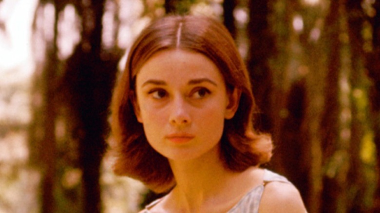 Audrey Hepburn con un globo en los años 50