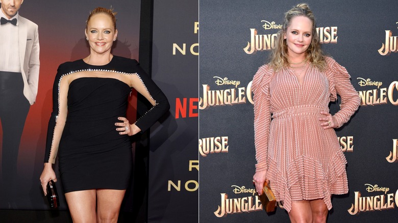 Fotos una al lado de la otra de Marley Shelton con un vestido negro con aberturas transparentes en las mangas a la izquierda y un vestido rosa a la derecha.