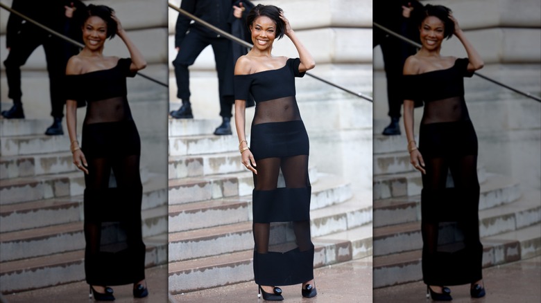 Gabrielle Union con un vestido negro transparente