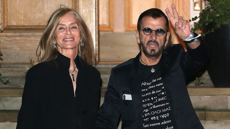 Barbara Bach en la foto con Ringo Starr