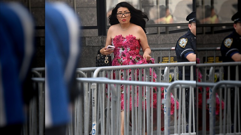 Jenny Han se dirige a la boda de Taylor Swift y Travis Kelce en 2026