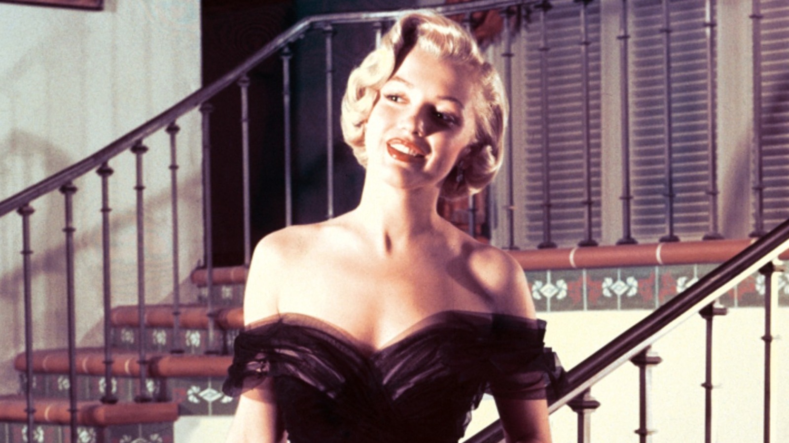 Marilyn Monroe cautivó en los Oscar de 1951, pero su vestido casi descarriló la noche