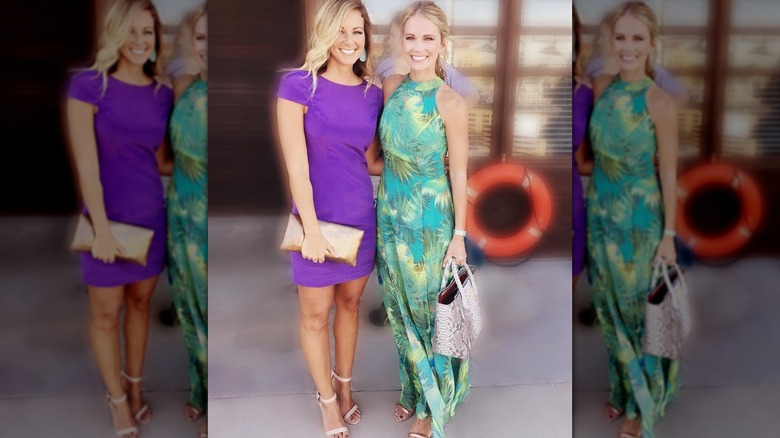 Chelsea Meissner y Cameran Eubanks con vestidos coloridos