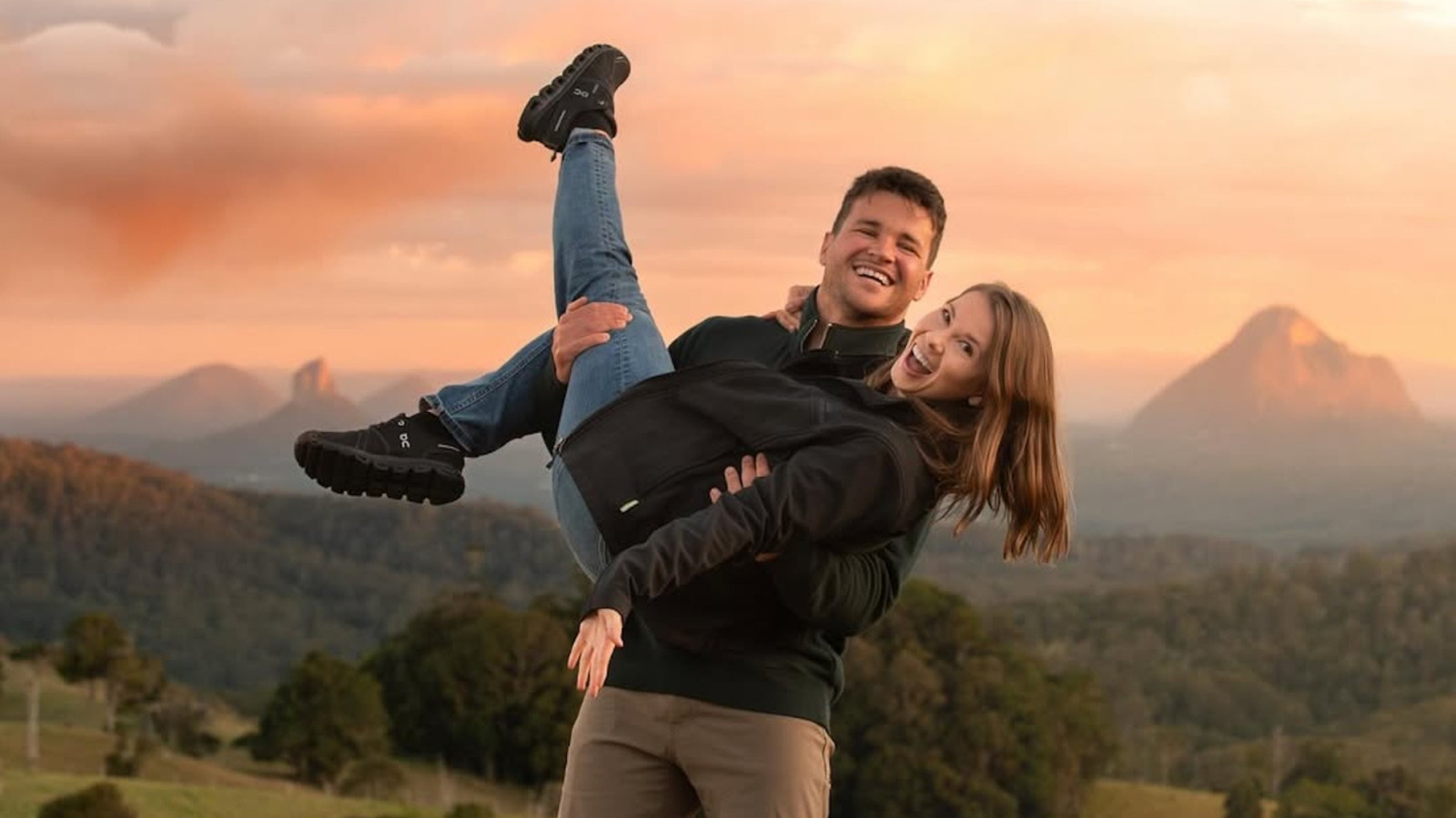 El amor de Bindi Irwin por su esposo Chandler es 'sin esfuerzo': sus mejores momentos