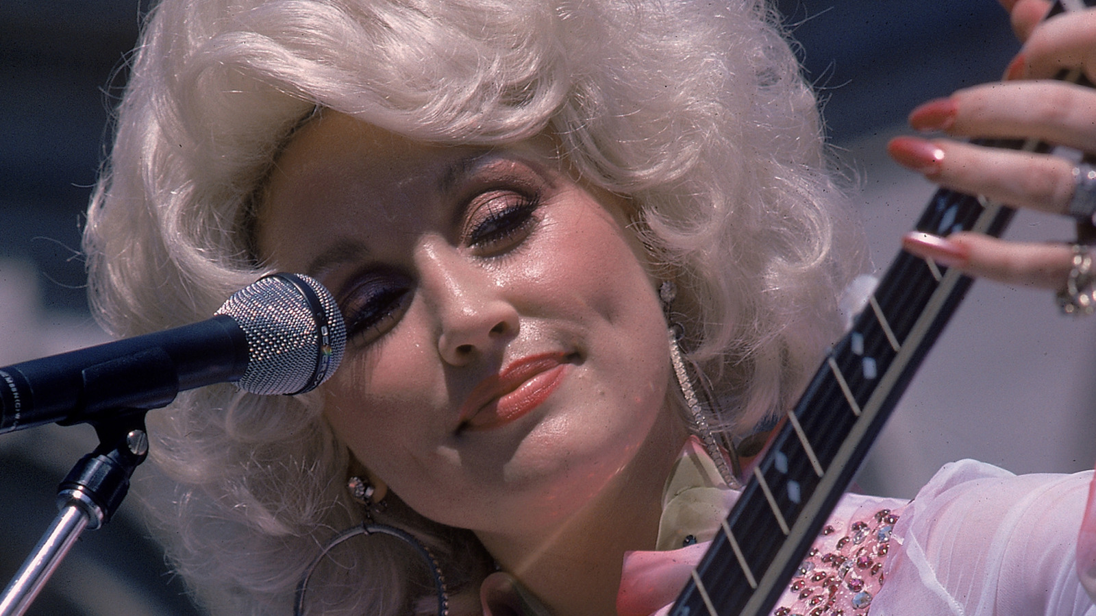 Nombres de bebés inspirados en canciones de Dolly Parton