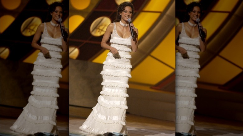 Eva La Rue en el escenario de los premios Daytime Emmy