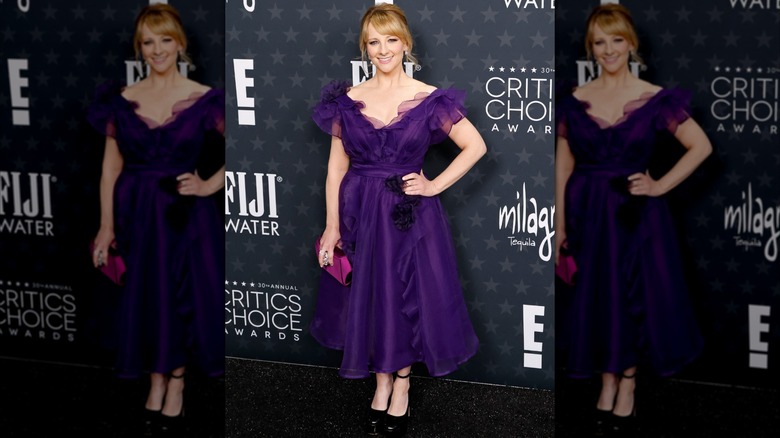 Melissa Rauch en los Critics' Choice Awards 2025