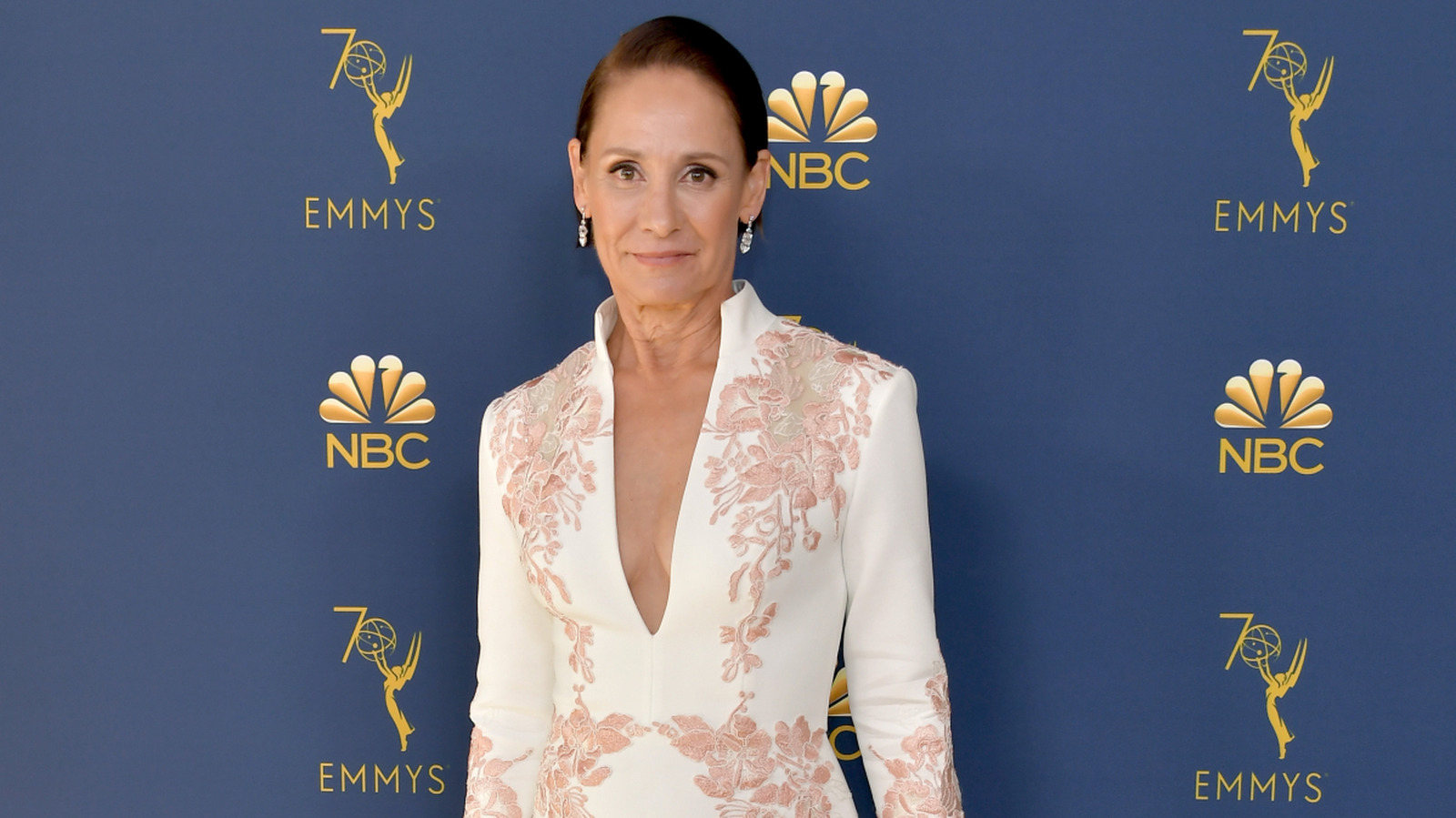 El vestido de Laurie Metcalf en los Emmy 2018 sigue siendo uno de sus looks más elegantes