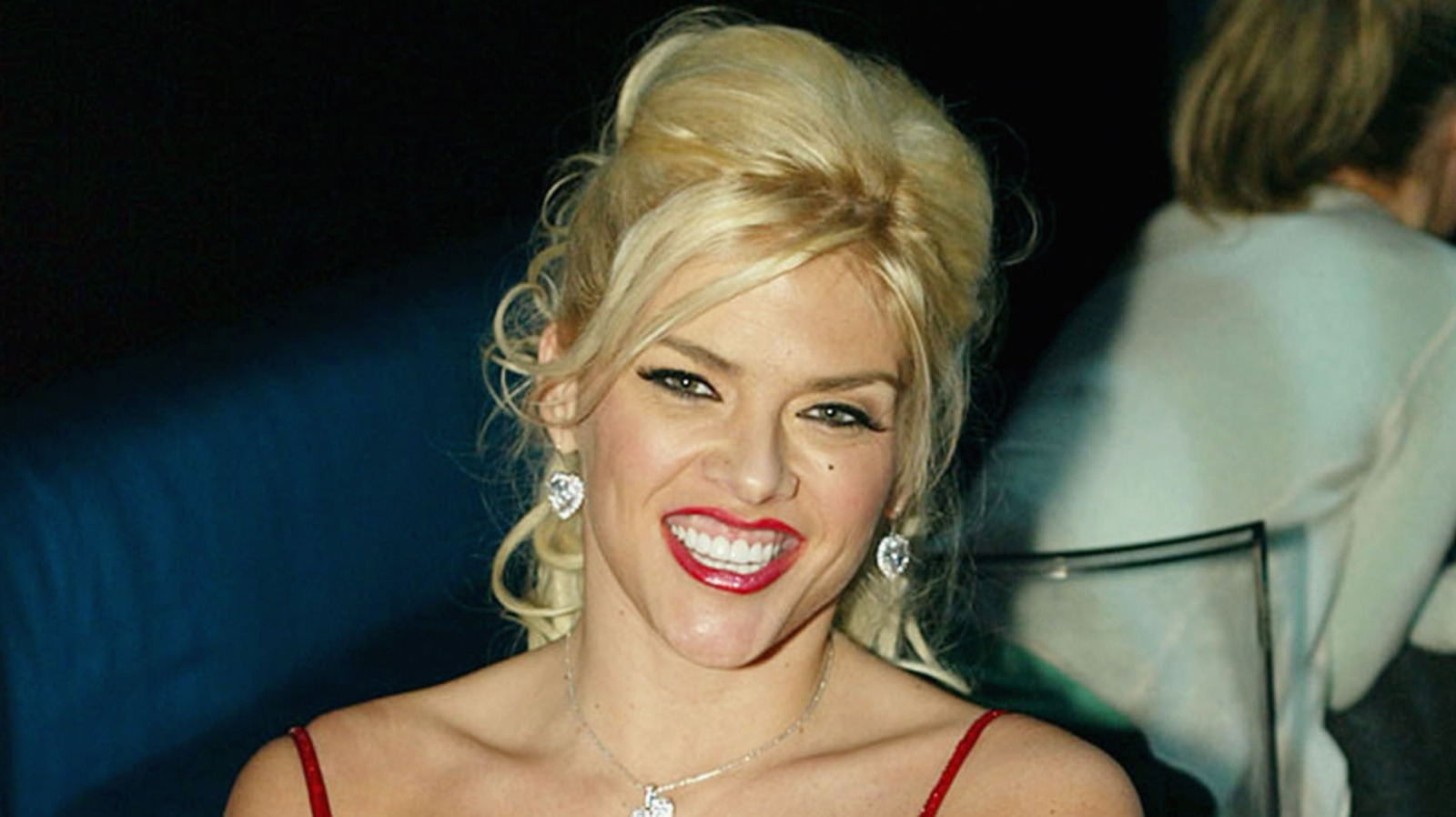 Anna Nicole Smith se veía diferente cuando hizo este intercambio de maquillaje