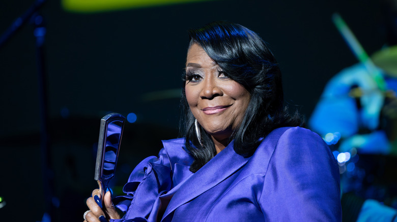 18 de noviembre de 2023: Patti LaBelle se presenta en vivo en el Centro Cultural y Artspark Miramar ante una audiencia con entradas agotadas. Octubre Londres fue el artista inaugural.