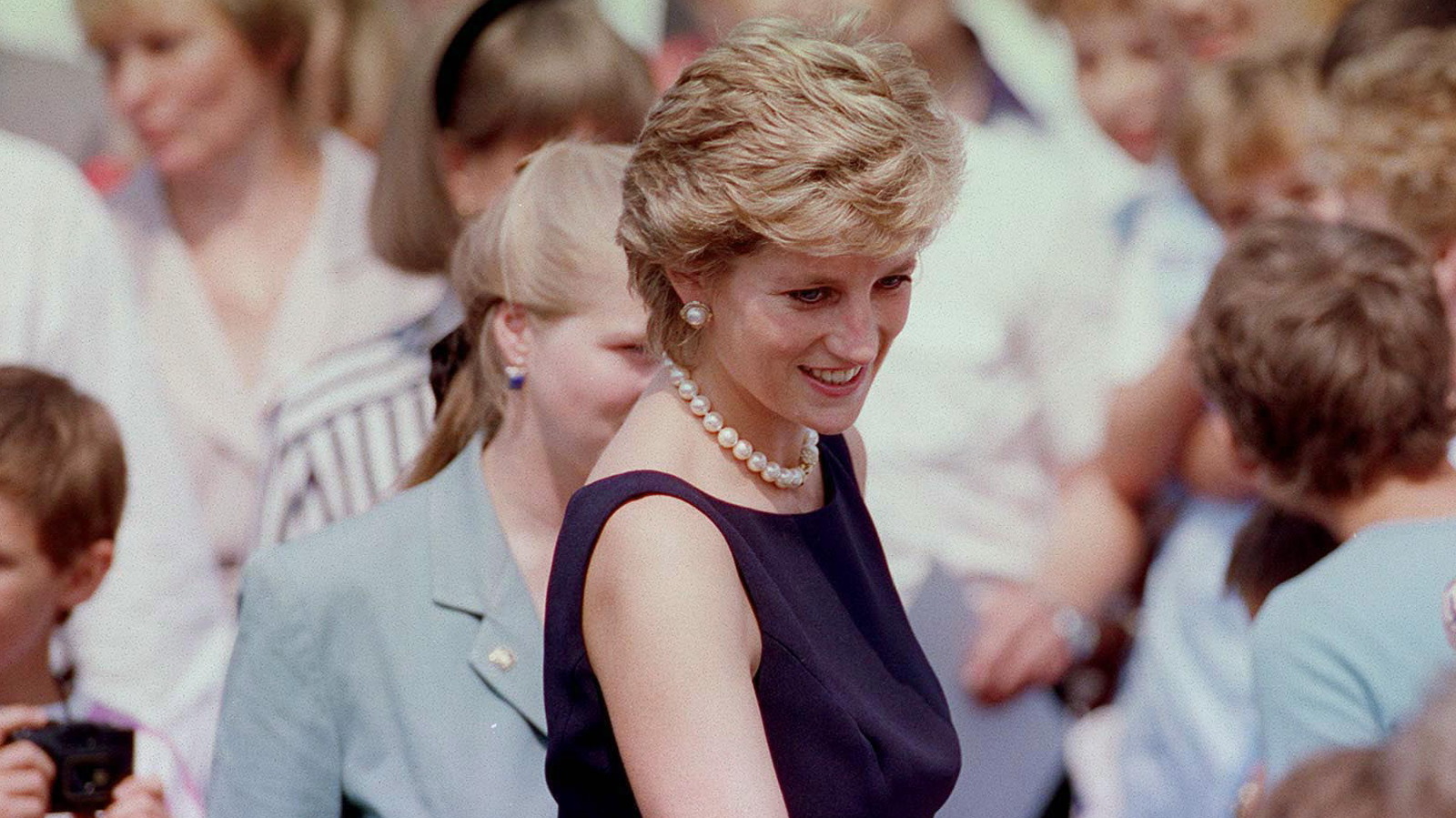 El atuendo de la princesa Diana de 1995 que las estrellas más importantes de la moda consideraron su 'más elegante'