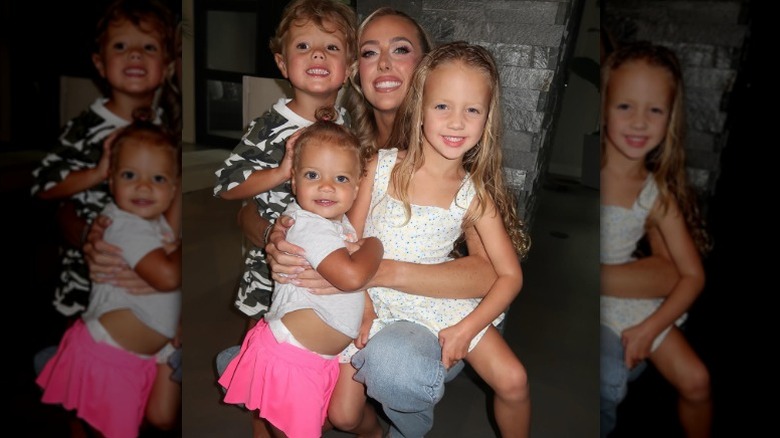 Brittany Mahomes con niños Bronce, Oro y Libra Esterlina
