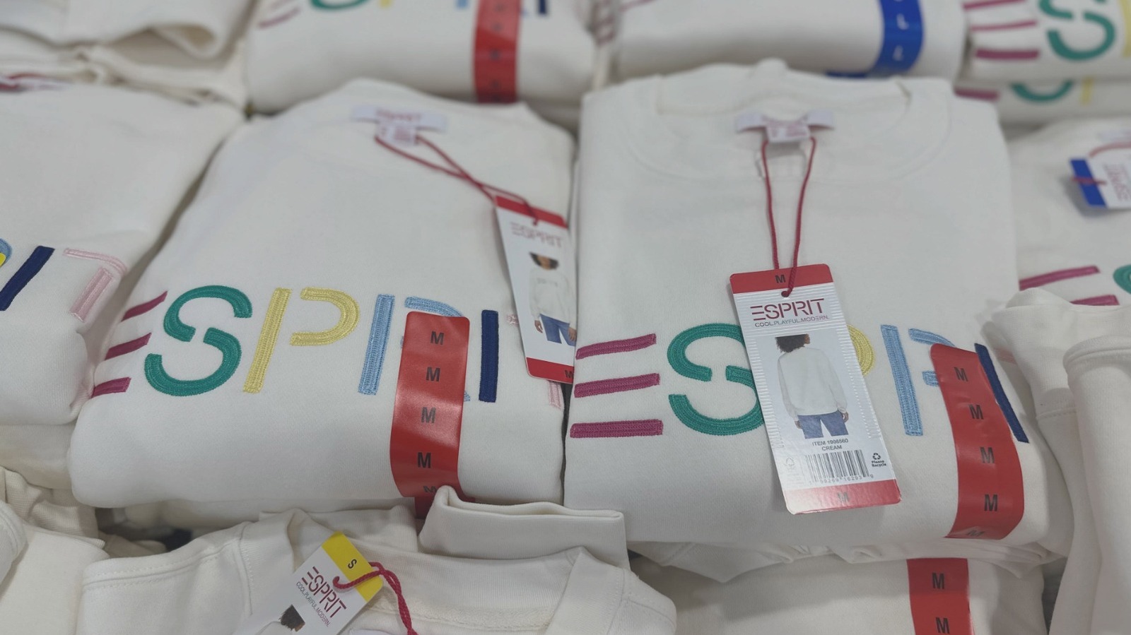 Esta colaboración de Costco con entradas agotadas demuestra que los años 80 han vuelto: otras 3 formas de subirse a la tendencia nostálgica