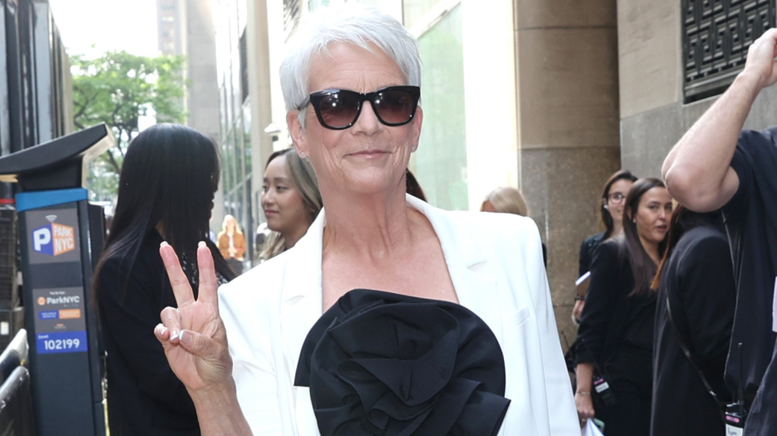 Jamie Lee Curtis tenía una vibra totalmente diferente antes de encontrar su largo de cabello característico