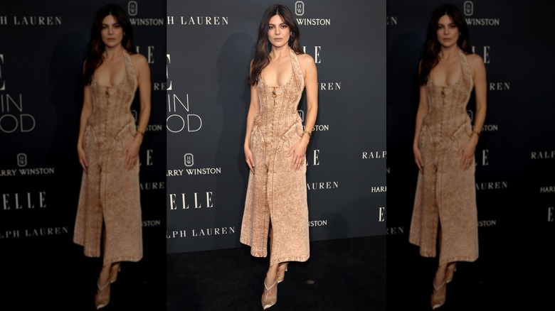Monica Barbaro en ELLE Women in Hollywood 2024 en Los Ángeles en noviembre de 2024