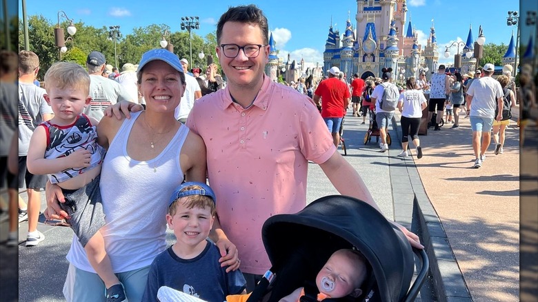 Dylan Dreyer y su familia en Disney en 2022