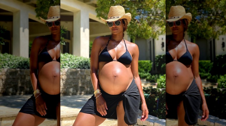 Ciara posa en bikini que deja ver su panza