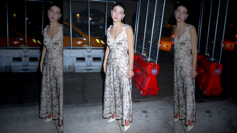 Phoebe Gates es vista en el Upper East Side el 14 de mayo de 2026 en la ciudad de Nueva York.