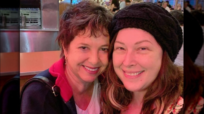 La actriz Carnie Wilson con la actriz retirada Kristy McNichol