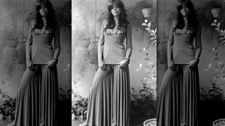 Carly Simon posó para una foto en la ciudad de Nueva York con pantalones fluidos