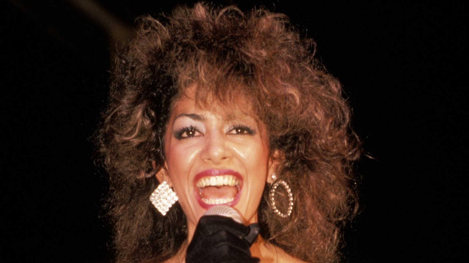 La estrella de los 80 Sheila E. sigue siendo una maravilla a sus 60 años