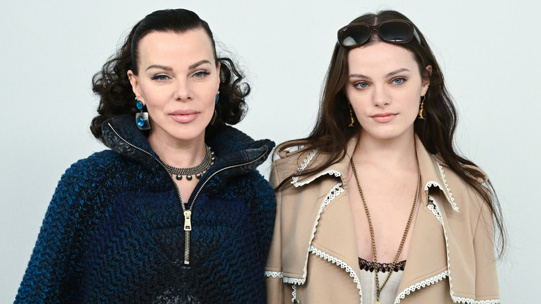 Debi Mazar en la foto con su hija Evelina Corcos
