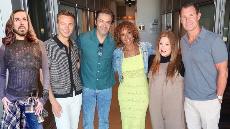 Jeff Lewis, Carnie Wilson y otros cuatro posan para una foto grupal