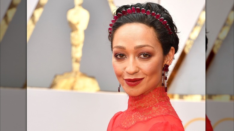 Ruth Negga en la 89ª edición anual de los Premios de la Academia en Hollywood en febrero de 2017