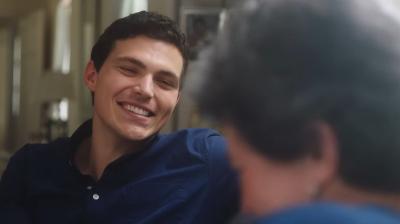 Charlie Greene sonriendo