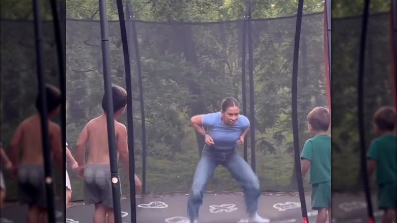 Shawn Johnson rebota en el trampolín