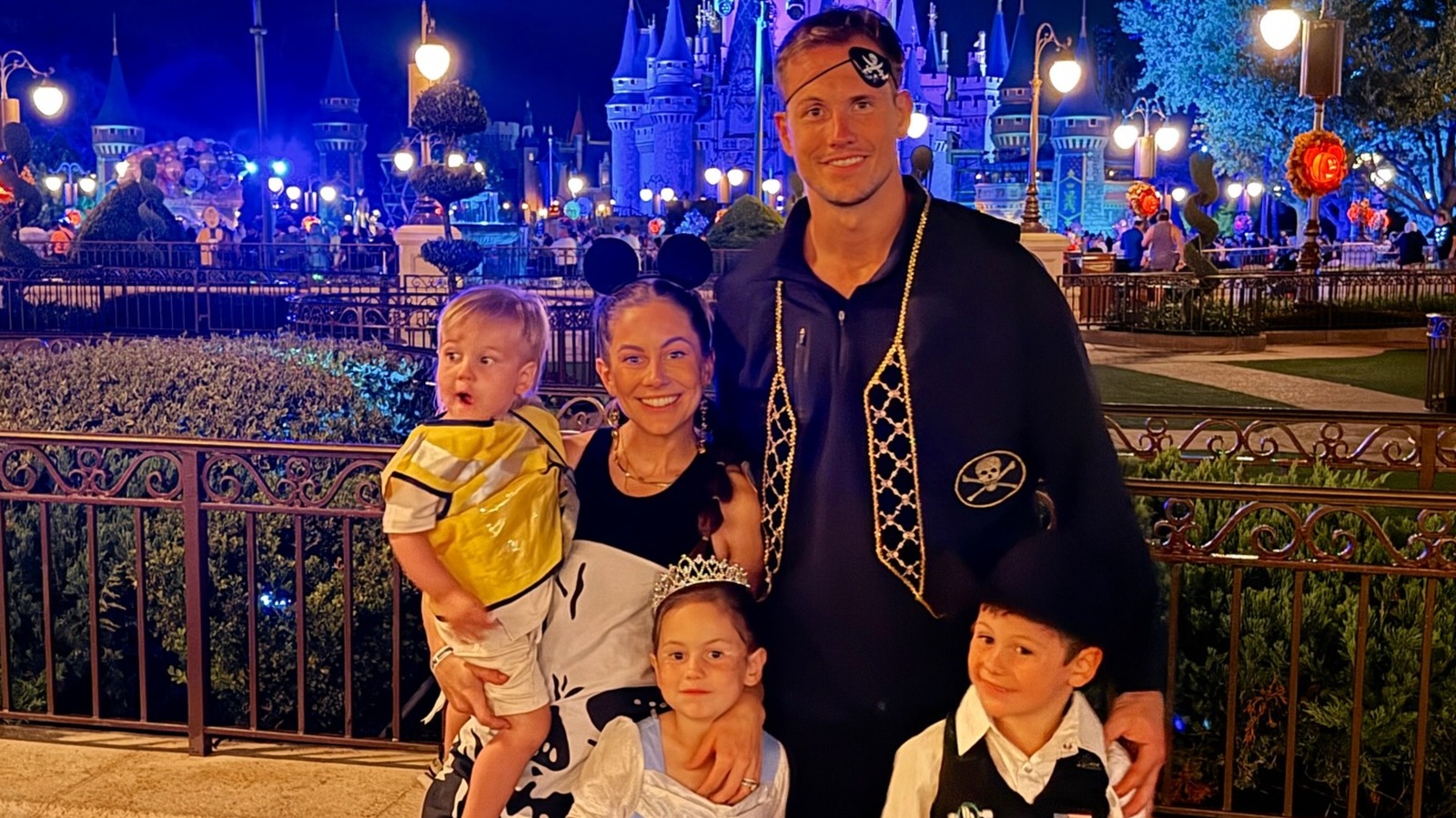 Dulces fotos y videos de Shawn Johnson East y sus 3 hijos