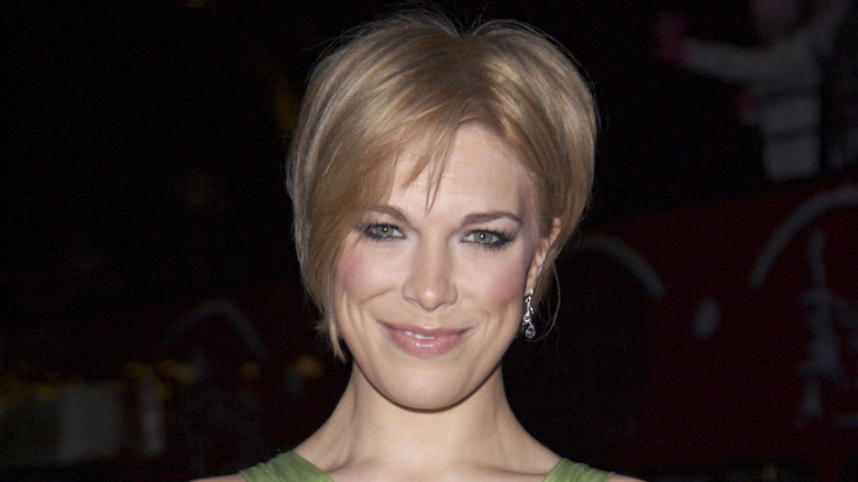 Hannah Waddingham fotografiada en 2007 con un bob voluminoso