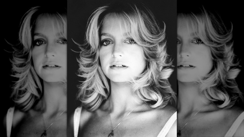 Goldie Hawn con el pelo emplumado en 1978
