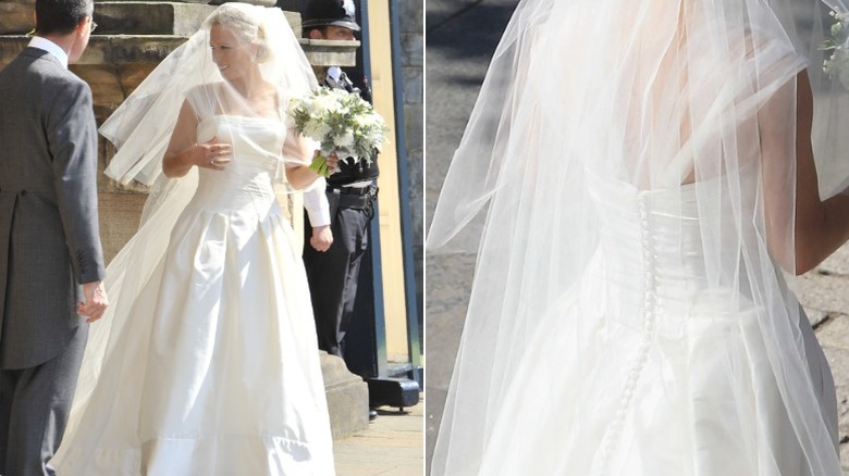Zara Tindall el día de su boda, con vista a la parte de atrás de su vestido