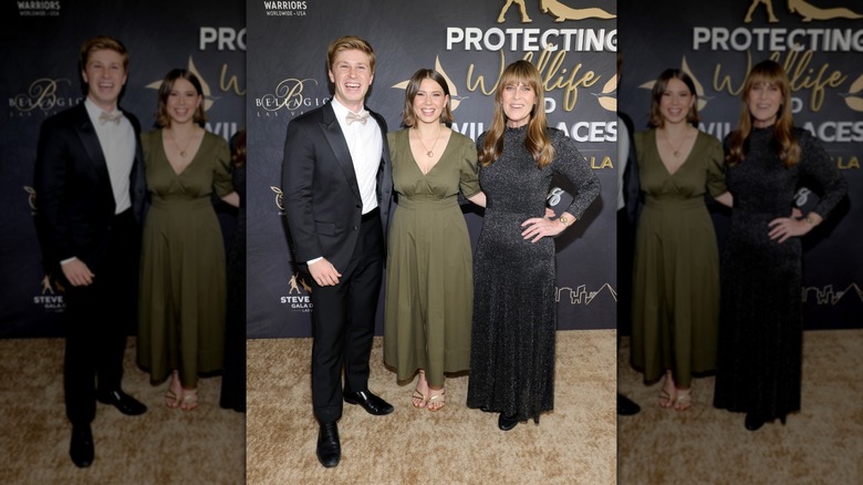 Terri Irwin en la Gala Steve Irwin con sus hijos