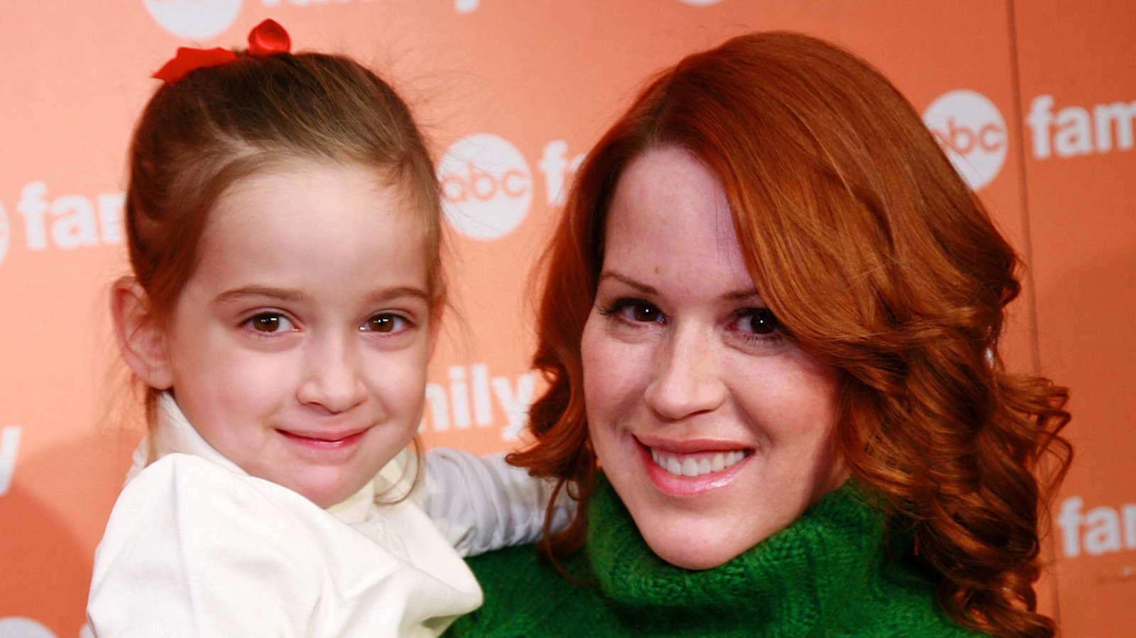 Mathilda, la hija mayor de Molly Ringwald, creció hasta ser hermosa como su madre