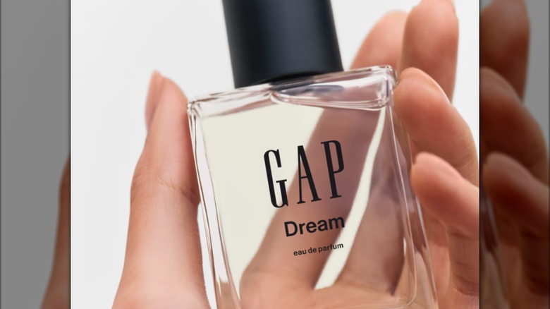 Una foto de la fragancia GAP Dream.