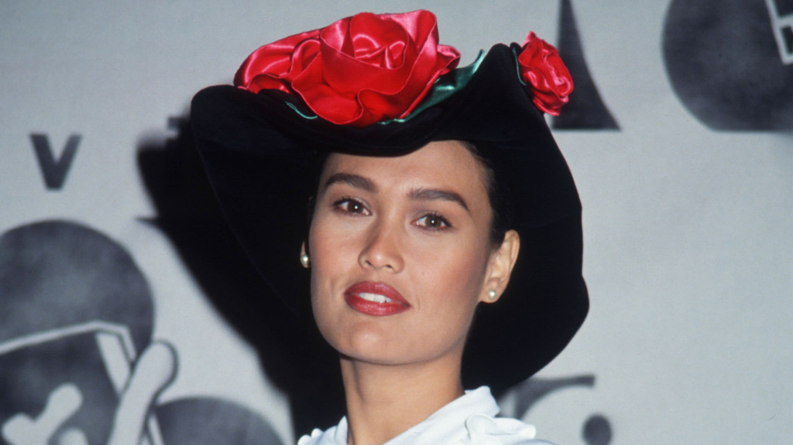La estrella de los 90, Tia Carrere, sigue siendo una bomba hoy en día