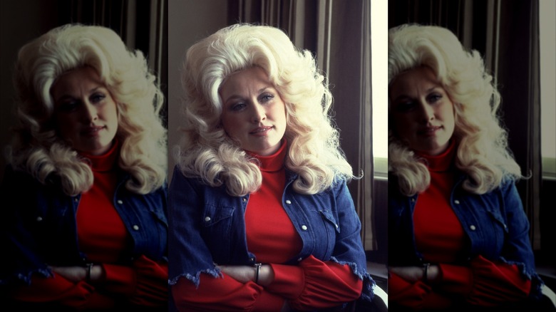 Un retrato de Dolly Parton alrededor de 1977.