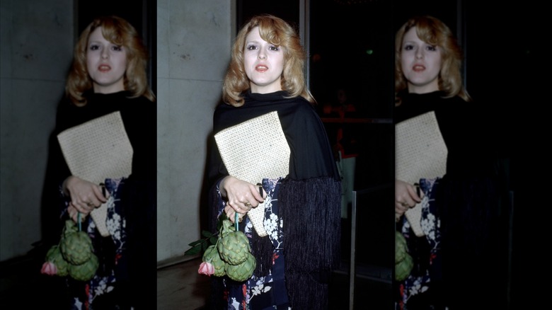 Bernadette Peters con el pelo liso