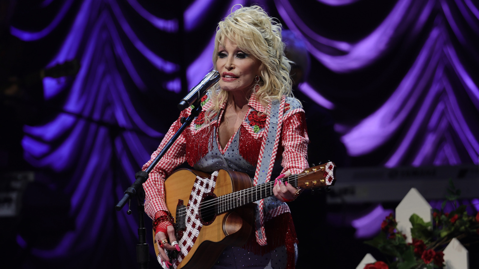 Cita del día de Dolly Parton: 'No es necesario ser una belleza delirante para...'
