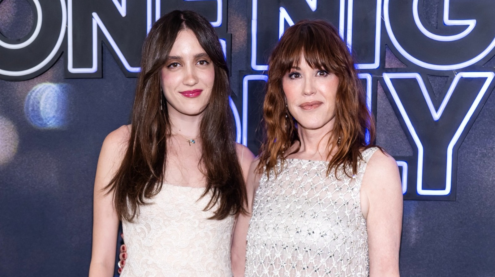 El consejo de Molly Ringwald sobre citas para su hija es perfecto para que todos lo escuchen