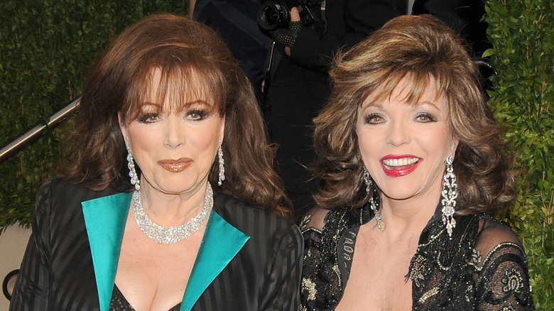 Jackie y Joan Collins en la alfombra roja en 2009