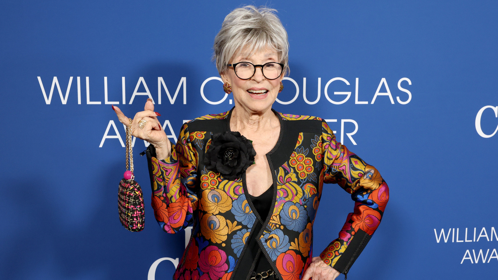 Cita del día de Rita Moreno: 'Es a través del arte que prevaleceremos y lo haremos...'