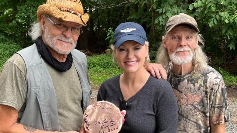 Una foto de Danielle Parton y dos de sus familiares.