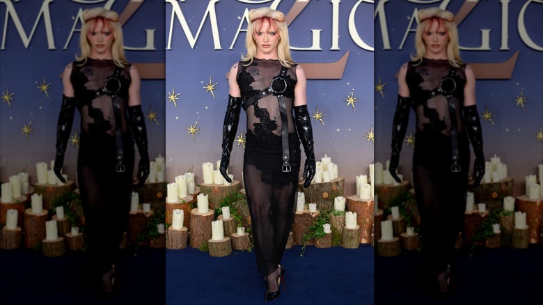 Bimini Bon-Boulash en la alfombra roja del estreno de Practical Magic 2