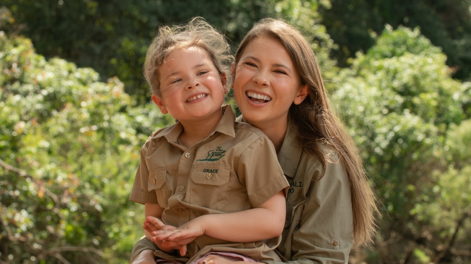 Las fotos de la infancia de Bindi Irwin junto a su hija Grace te harán ver doble
